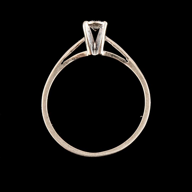 RING, 18k guld med briljantslipad diamant ca 0.10 ct, importstämplad. Vikt ca 0,5 g.