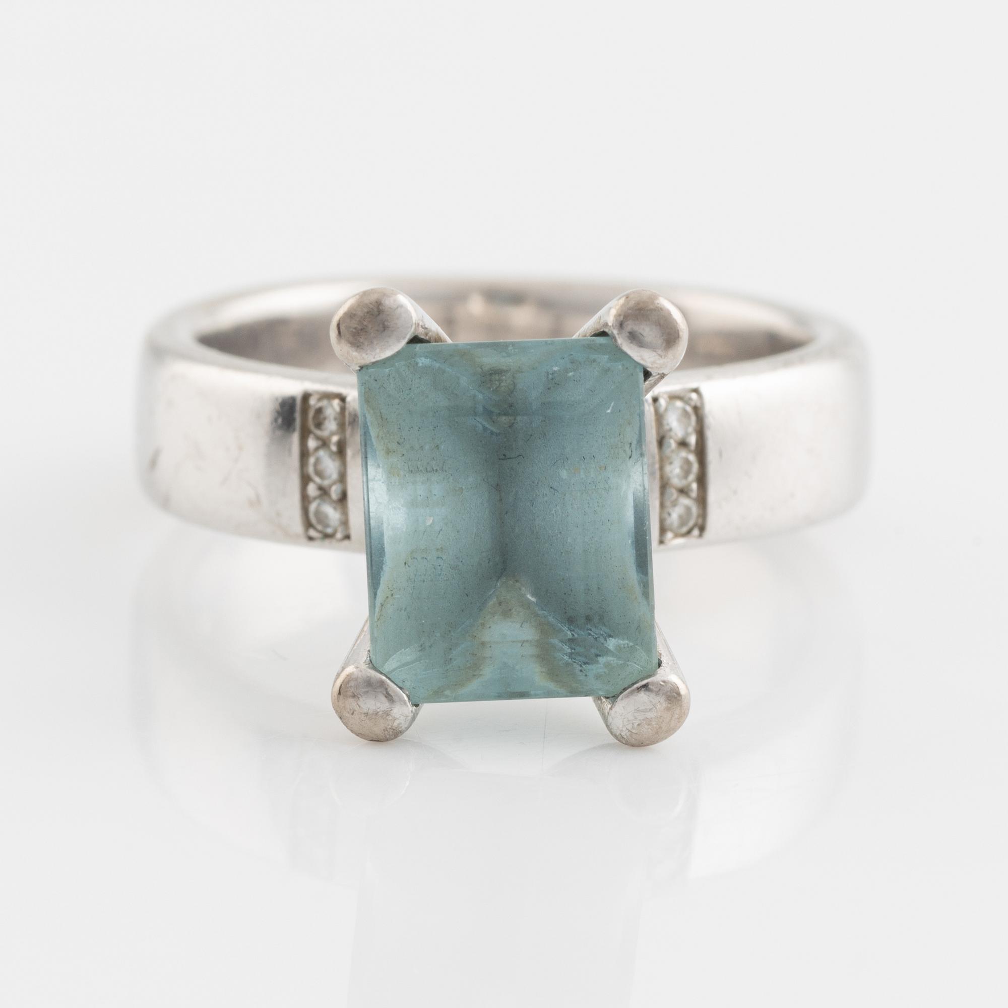 Ring, white gold, Jarl Sandin, with aquamarine and brilliant cut diamonds.