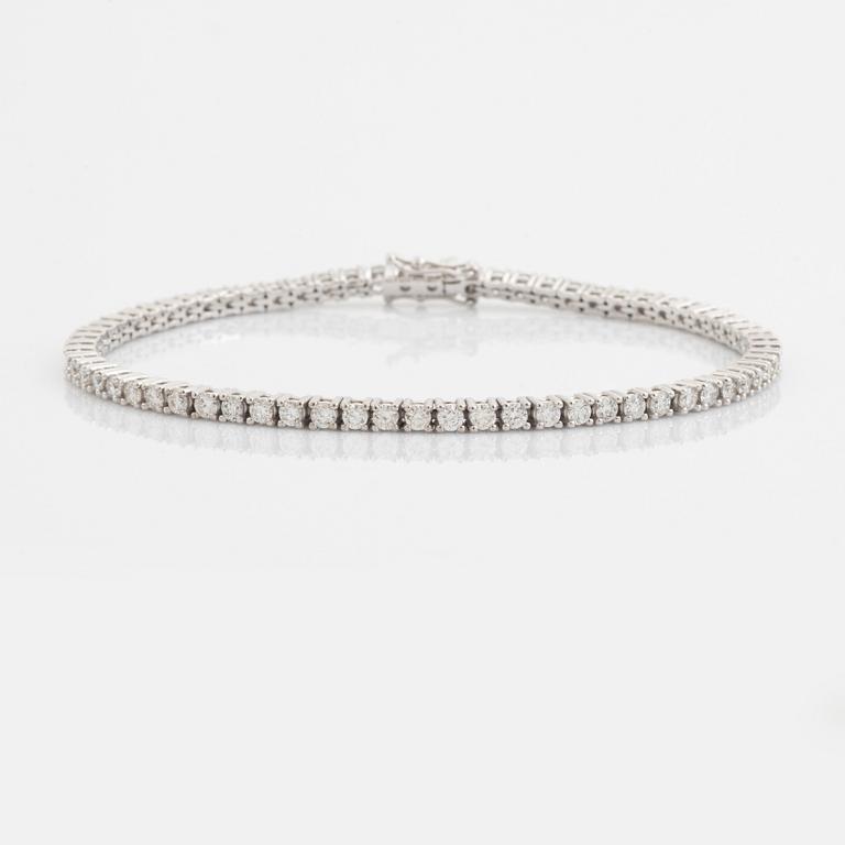 Brilliant cut diamond tennis bracelet, with HRD report.