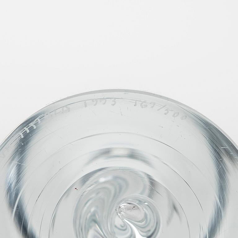 Timo Sarpaneva, glasskulptur/ljusstake, "Janus", signerad Timo Sarpaneva Iittala 1993, 169/500.