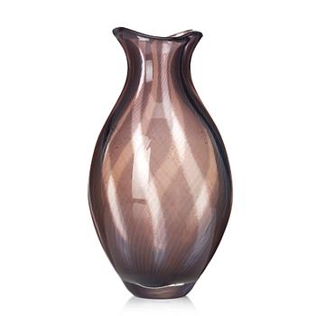 14. Edward Hald, a 'slipgraal' glass vase, Orrefors 1952.