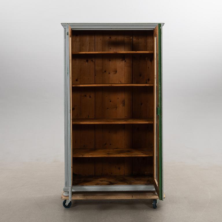 Skåp, omkring 1900.