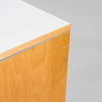Alvar Aalto, kirjoituspöytä, Artek, 1900-luvun loppupuoli.