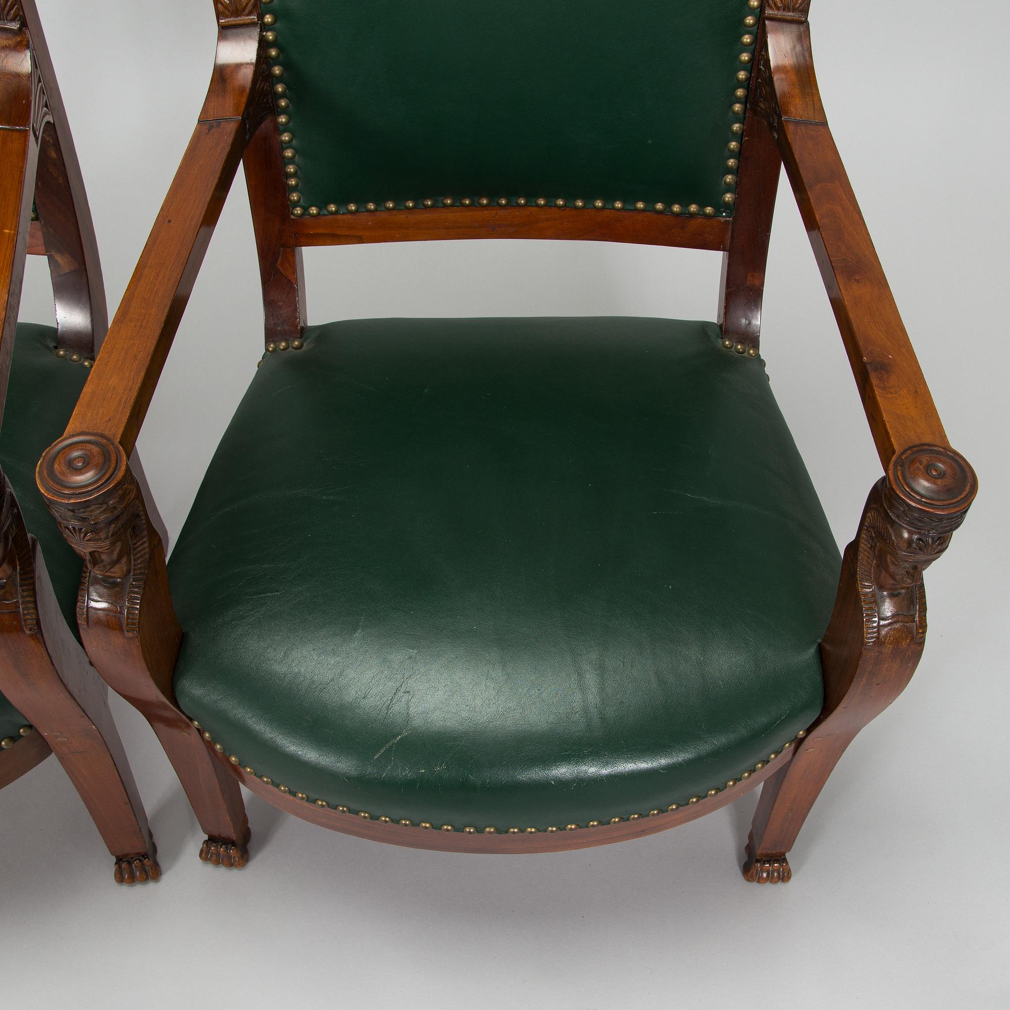 Karmstolar, ett par, empir, Frankrike kring 1810.