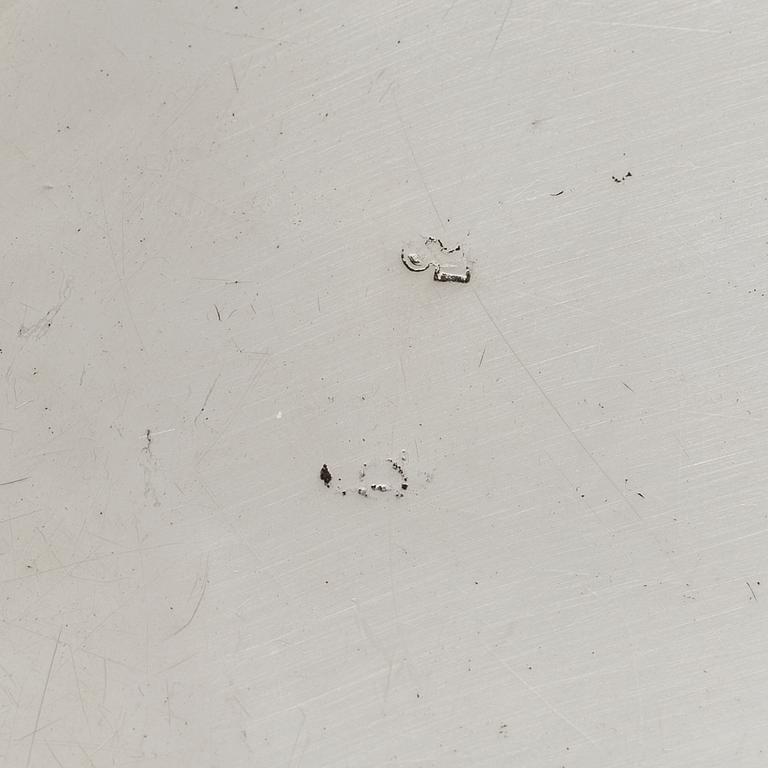 FAT, silver, otydliga stämplar, 1700-tal. Vikt ca 640 gram.