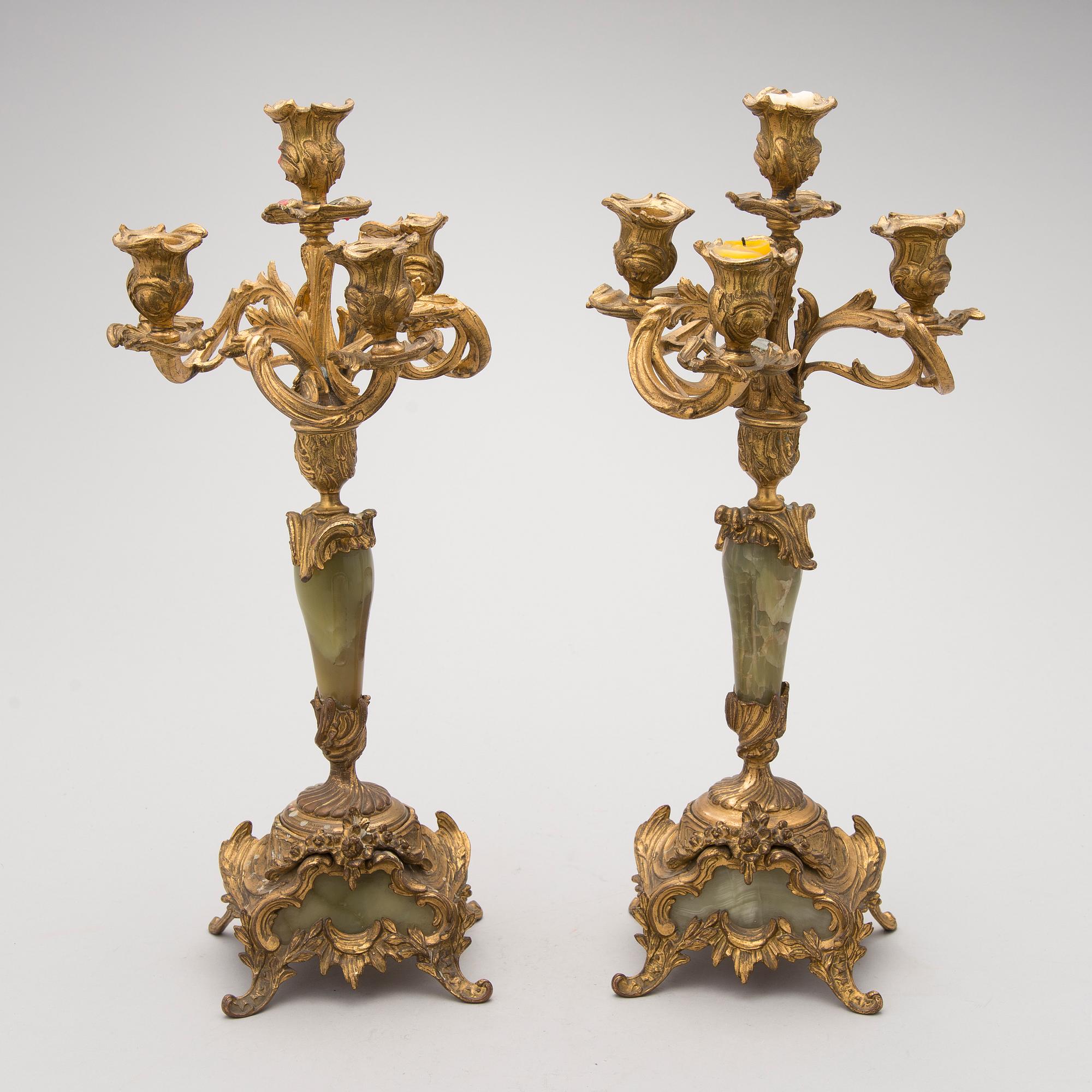 KANDELABRAR, ett par, metall och alabaster, 1800-talets slut.