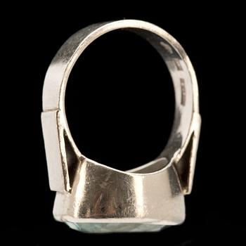 RING, 18k vitguld med akvamarin. Vikt ca 7g.