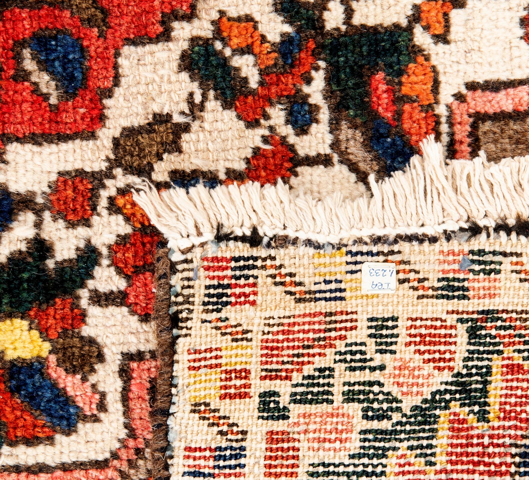 Carpet Bakthiari Vaghir old 62x113 cm.