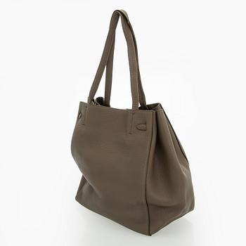 Céline, a 'Cabas Phantom Tote' bag.