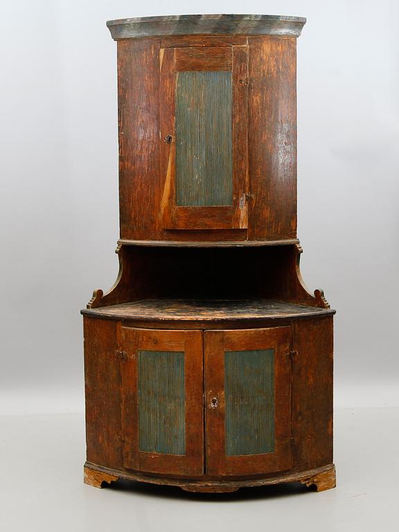 HÖRNSKÅP, 1700-/1800-tal.