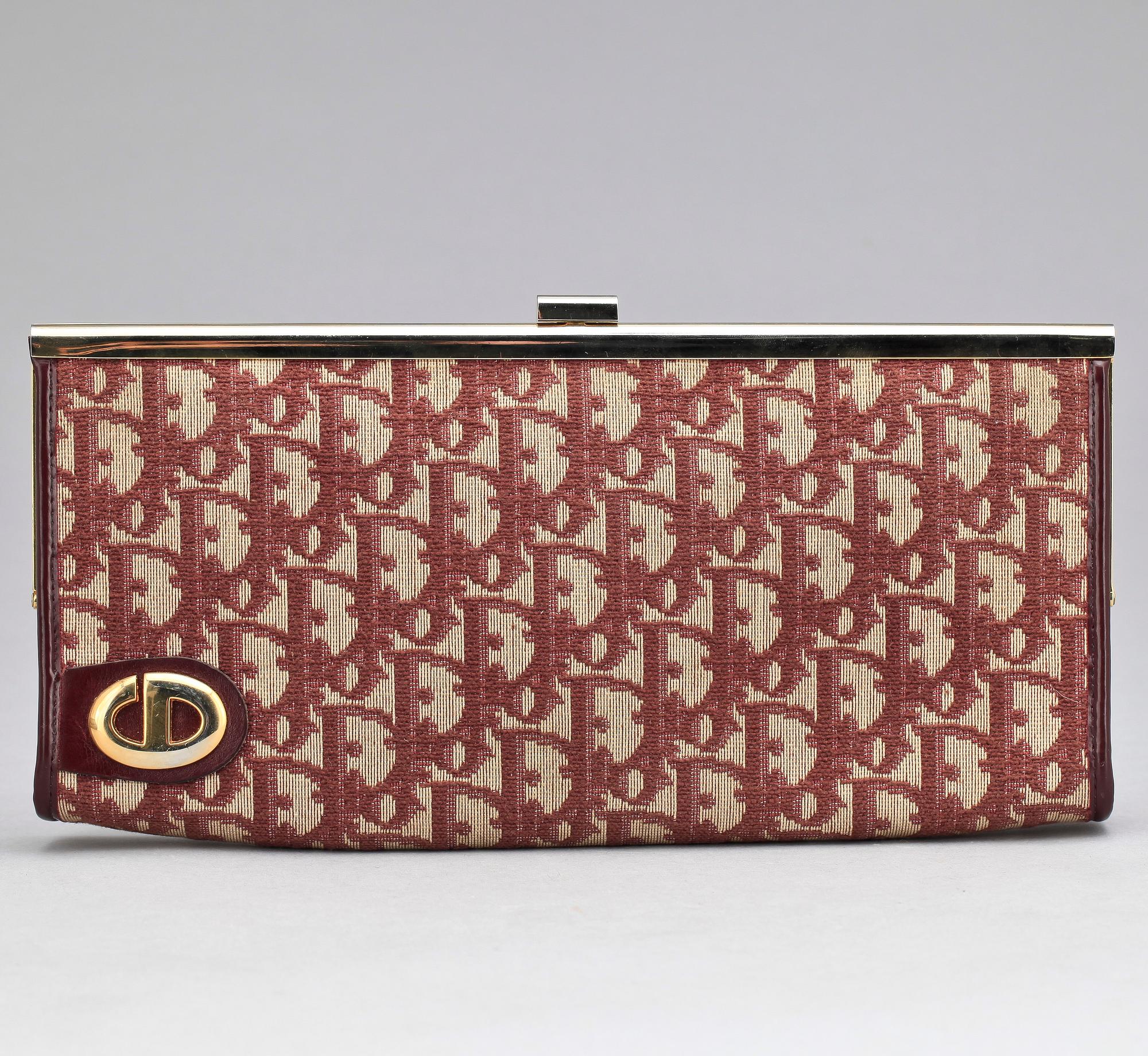 VÄSKOR /KUVERTVÄSKA, 2 st, Christian Dior, Paris.