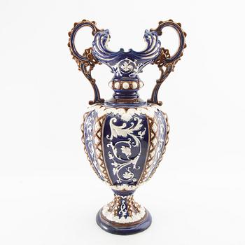 Urna/Vas Brothers Urbach Tjeckien omkring 1900 majolika.