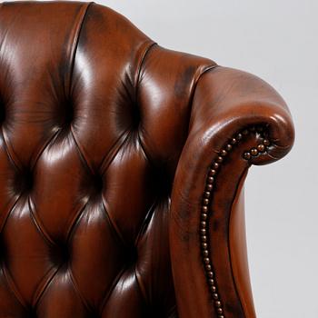 FÅTÖLJ, Chesterfield-modell, 1900-talets andra hälft.
