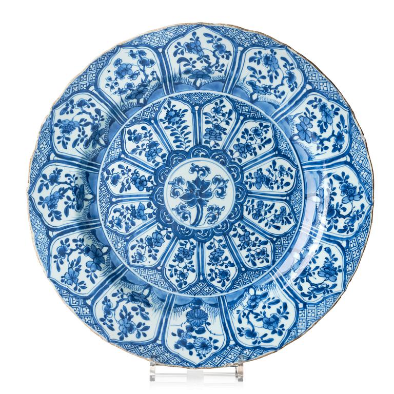 Fat, porslin. Qingdynastin, Kangxi (1662-1722).