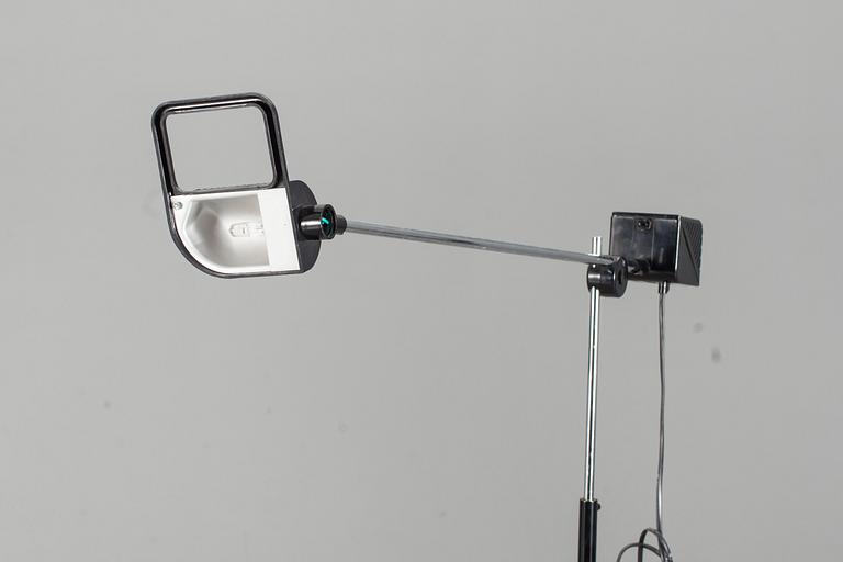 GOLVLAMPA, Stilnovo, design d´urbino lomazzi. Italien.