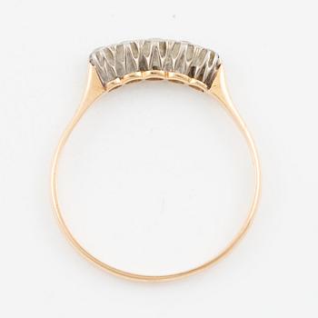 Ring, 18K guld med fem gammalsipade diamanter.