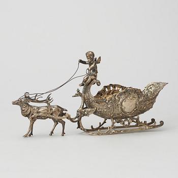 A silver bowl in the shape of a sleigh probably Germany early 20th century. Weight c. 380 gram.