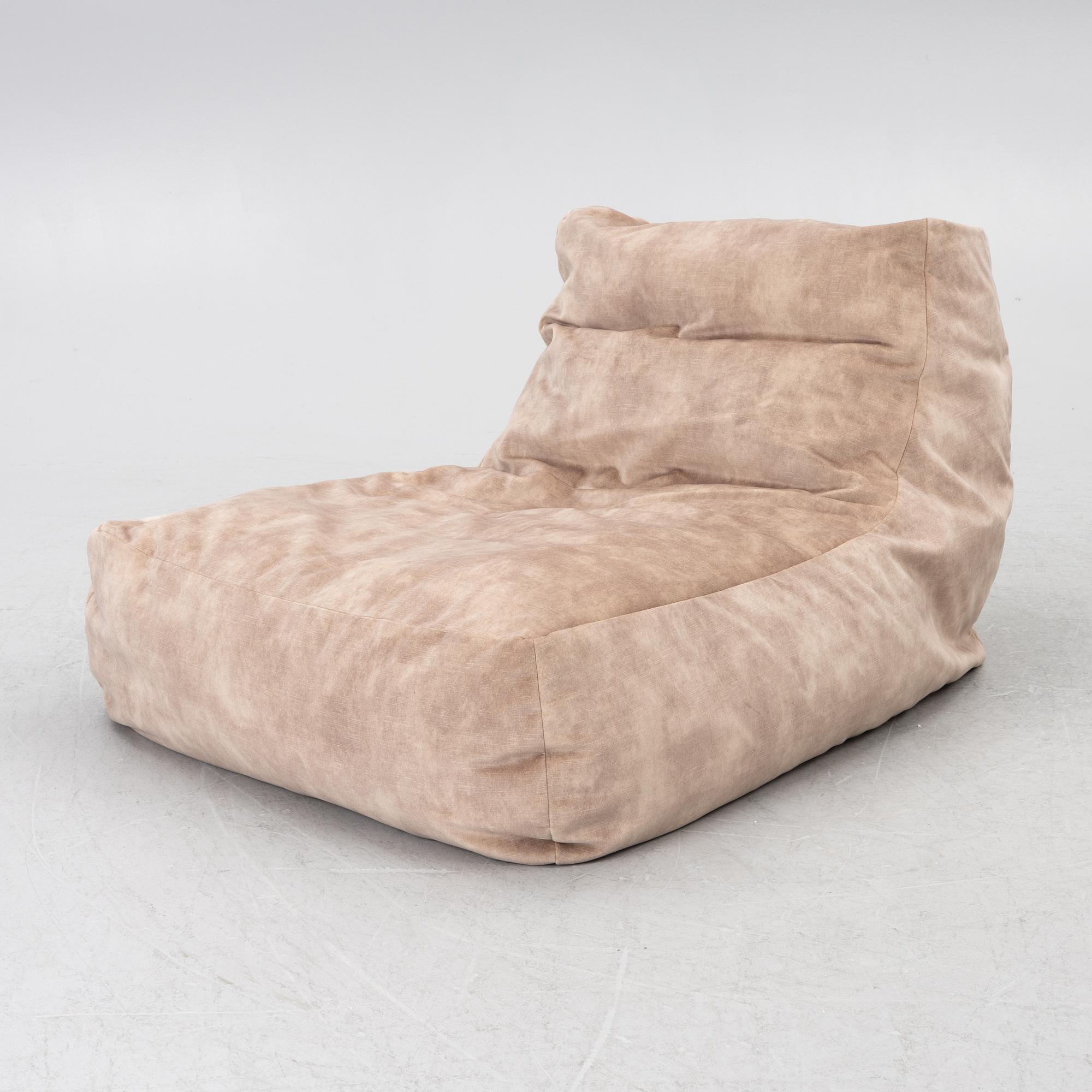 A 'Zoe small' lounge chair, Verzelloni, Italy.