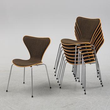 Arne Jacobsen, a set of eight 'Series 7' chairs from Fritz Hansen, Denmark, 1982.