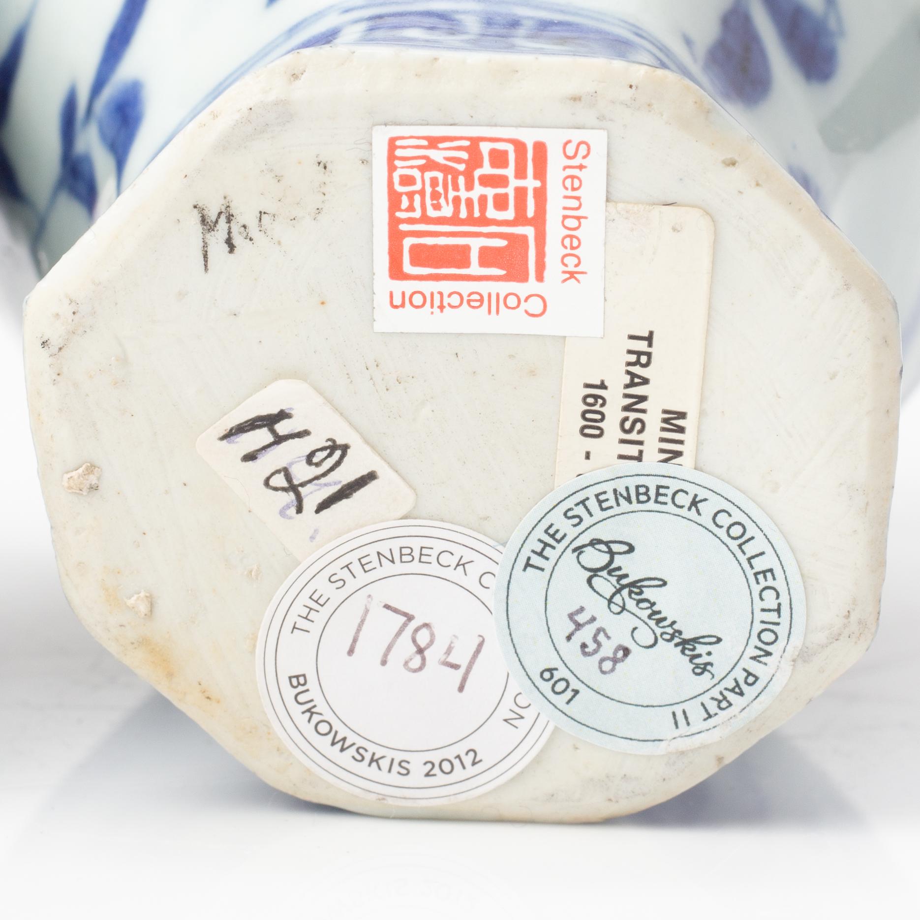 Two blue and white jars, 17th century.