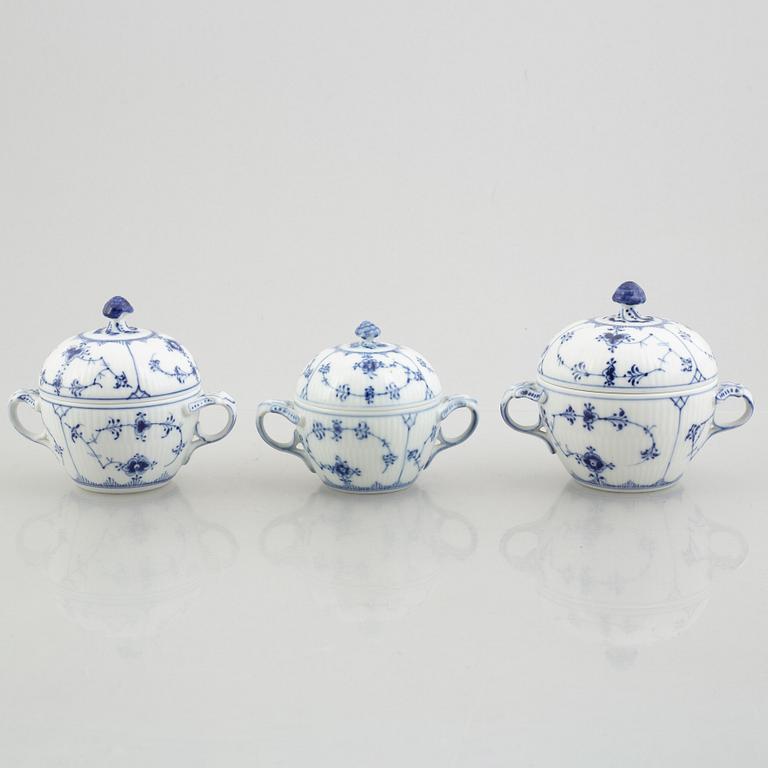 A tureen with cover and three sugar boxes with covers, "Blue Fluted"/"Musselmalet", Royal Copenhagen.