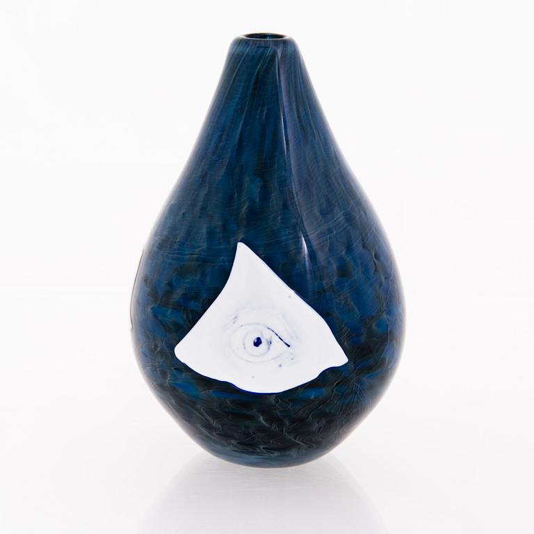 ELLA VARVIO, a glass vase/ sculpture, signed Ella Varvio 2017.