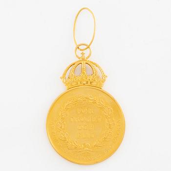 Gustav VI Adolf, a gold medal, Pro Patria, 1960.