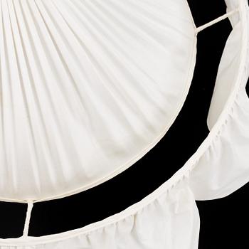 JOSEF FRANK, taklampa, modell 2560, Firma Svenskt Tenn, 1900-talets andra hälft. Höjd ca 30 cm.