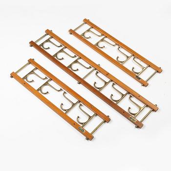 Klädhängare, 3 st, "Dekorativ", Skogslunds Metallgjuteri, Anderstorp, 1950/60-tal.