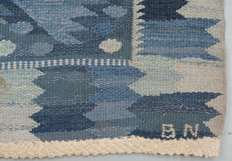 CARPET. "Nejlikan blå". Tapestry weave. 310,5 x 214,5 cm. Signed AB MMF BN.