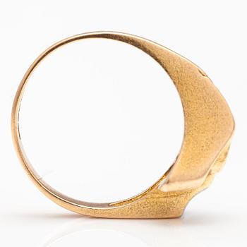 BJÖRN WECKSTRÖM, A 14K gold and platinum ring "Episode" and 18K gold earrings "Touch". Lapponia 1991.