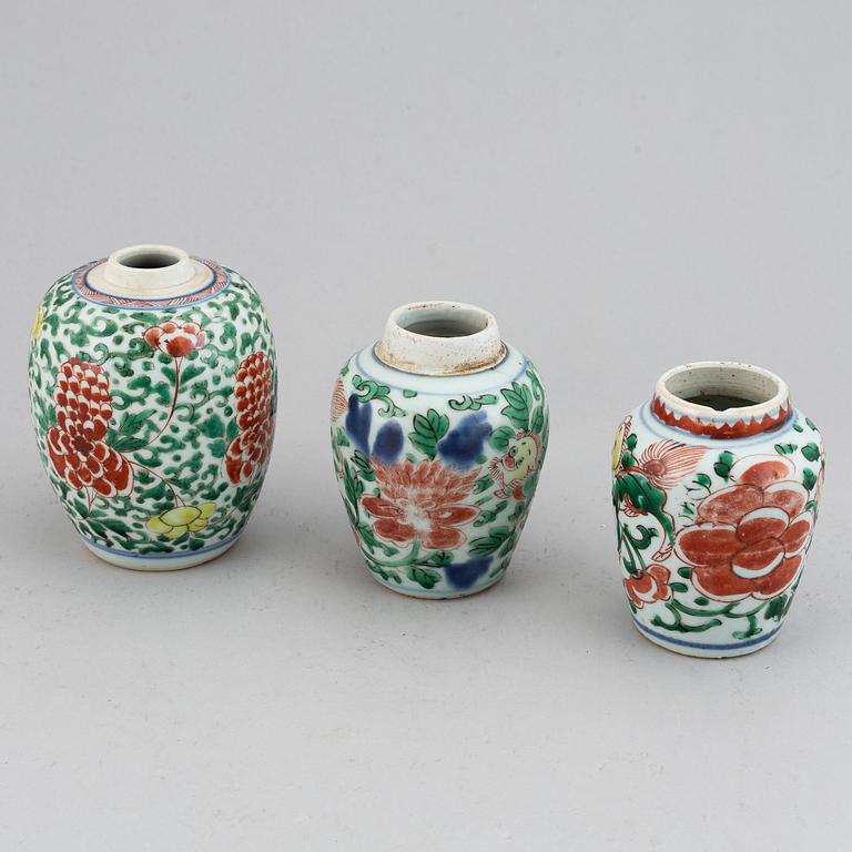 Three wucai Transitional jars, 17th century.