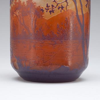 VAS, glas, jugend, signerad Daum Nancy, France.