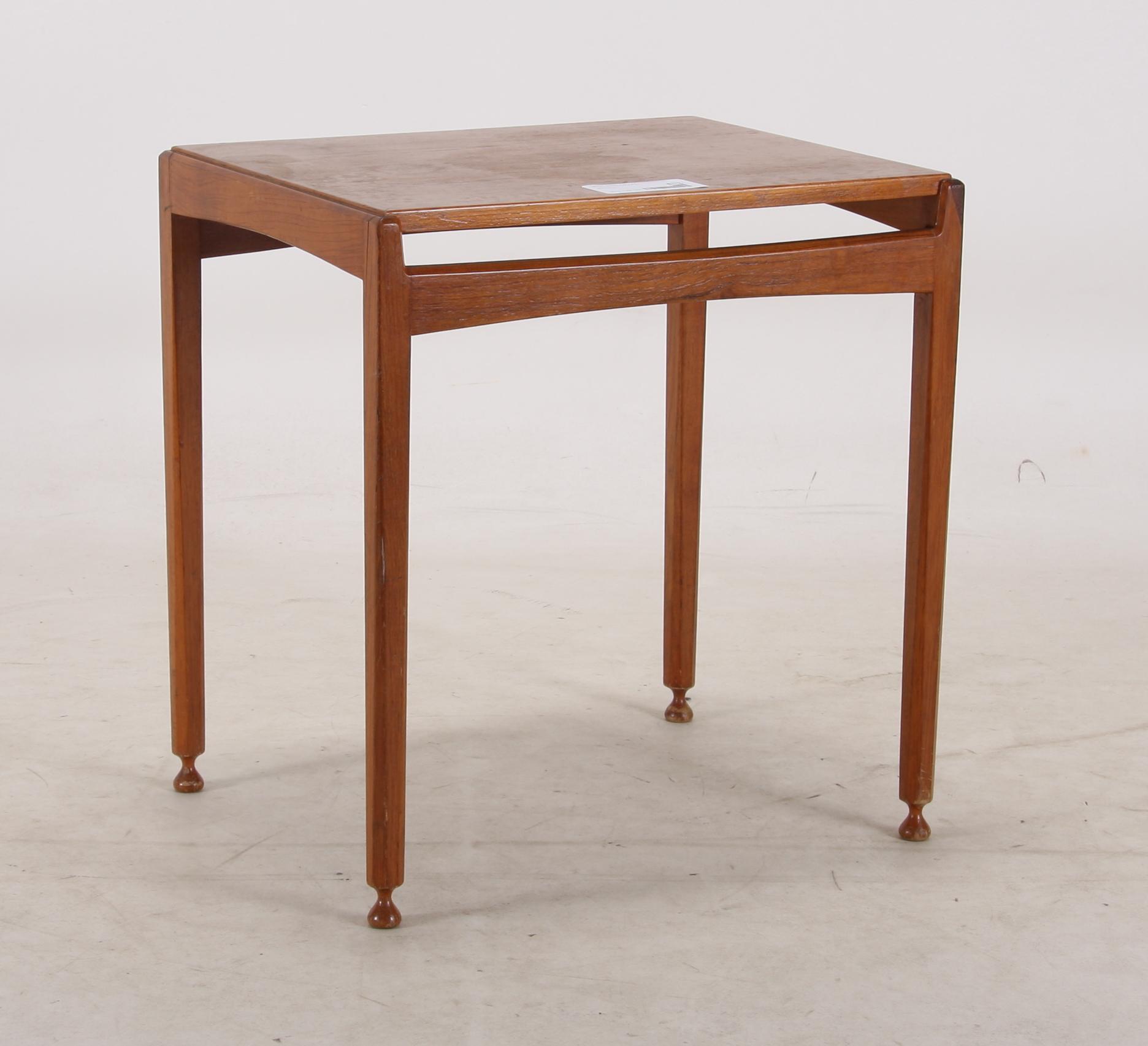 BORD. Carl Axel Acking Svenska Möbelfabrikerna Bodafors.