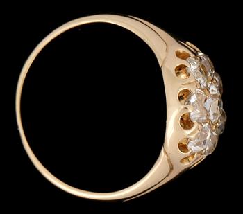 RING, 18k guld med gammalslipade diamanter totalt ca 1.50 ct. Stockholm. Vikt 7g.