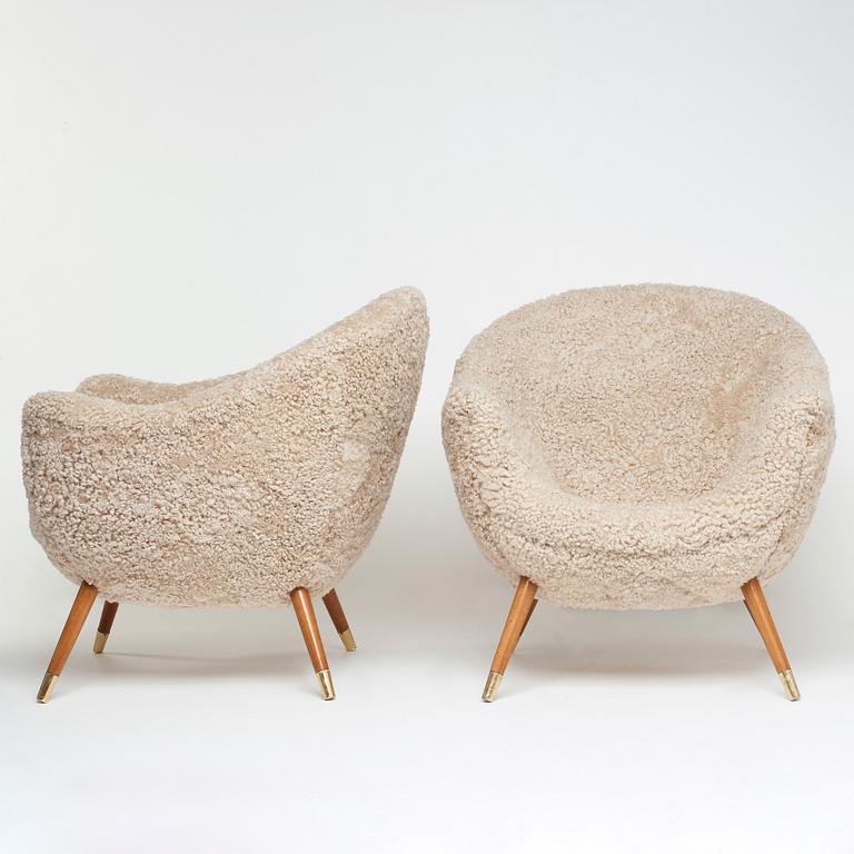 A pair of Scandinavian easy chairs, 1950-60´s.