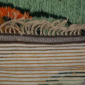 MATTA, rya, 1900-talets mitt. Ca 174 x 112 cm.