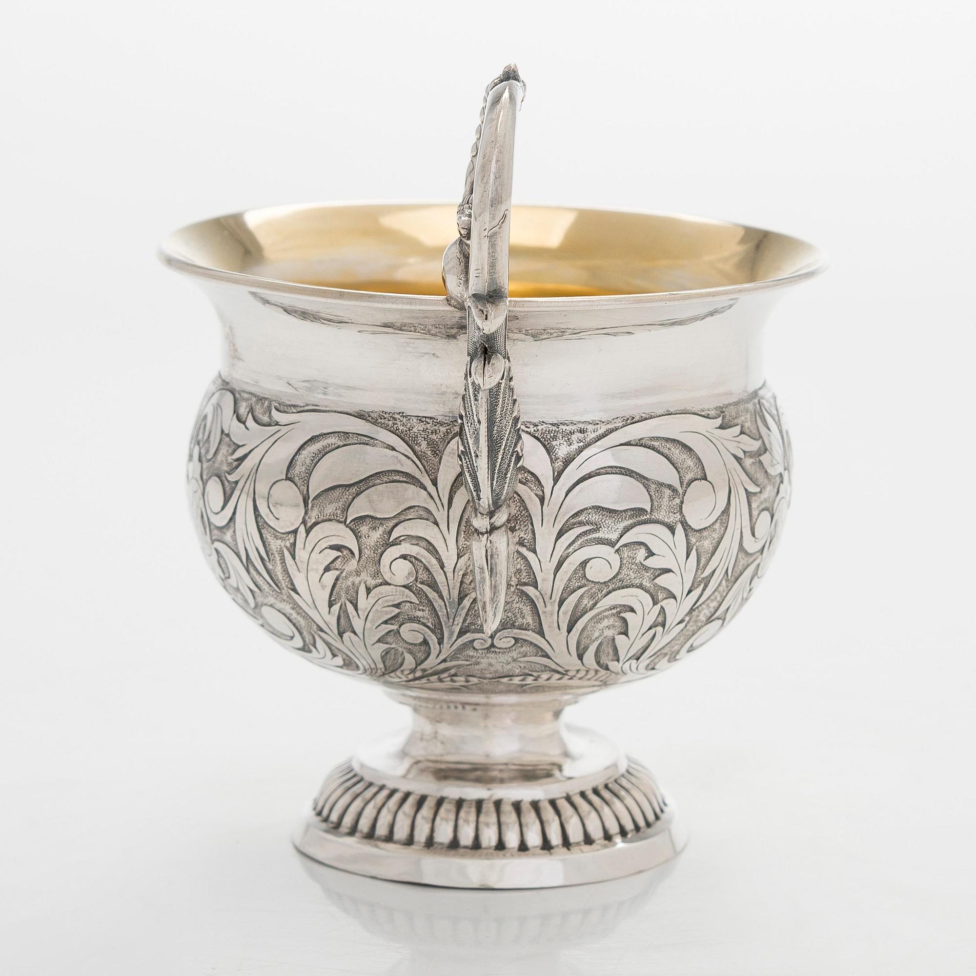 Kaffekoppar, ett par, silver och förgyllt silver (12L), sannolikt A F Bergmüller, Weissenfels, ca 1820. Empir.