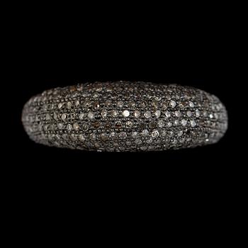 RING, guld/silver, diamanter tot ca 3.20 ct.