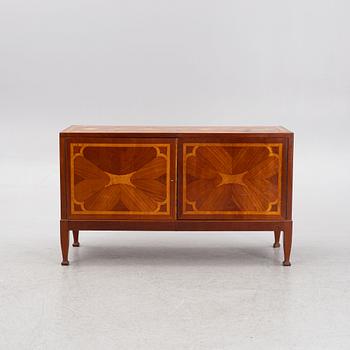 Sideboard, 1900-talets första hälft.