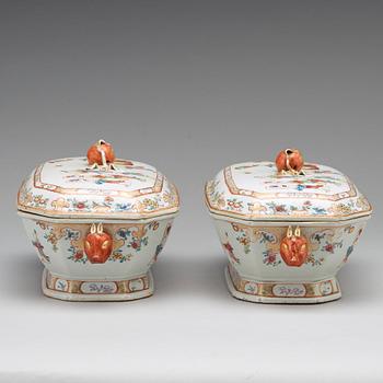 A pair of famille rose tureens with covers, Qing dynasty, Qianlong (1736-95).