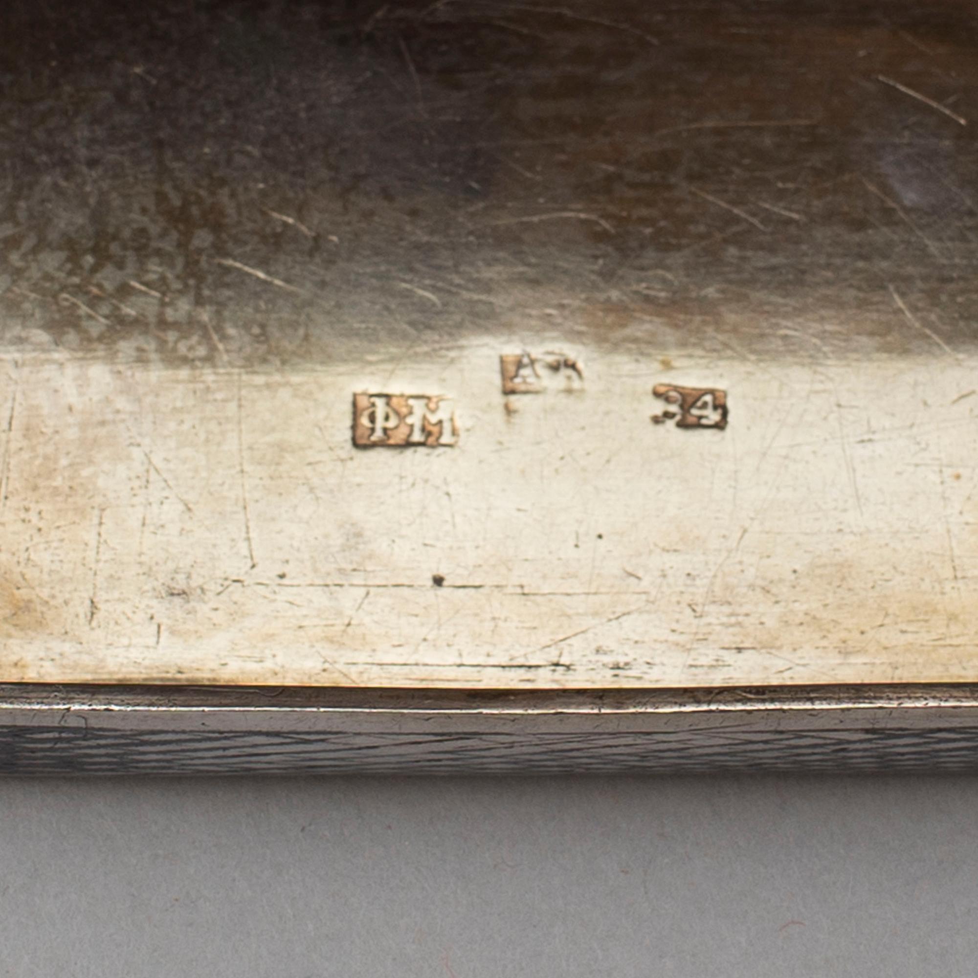 A Russian 19th century parcel-gilt silver and niello snuff box, mark possibly of Fyedor Maksomov, Moscow.