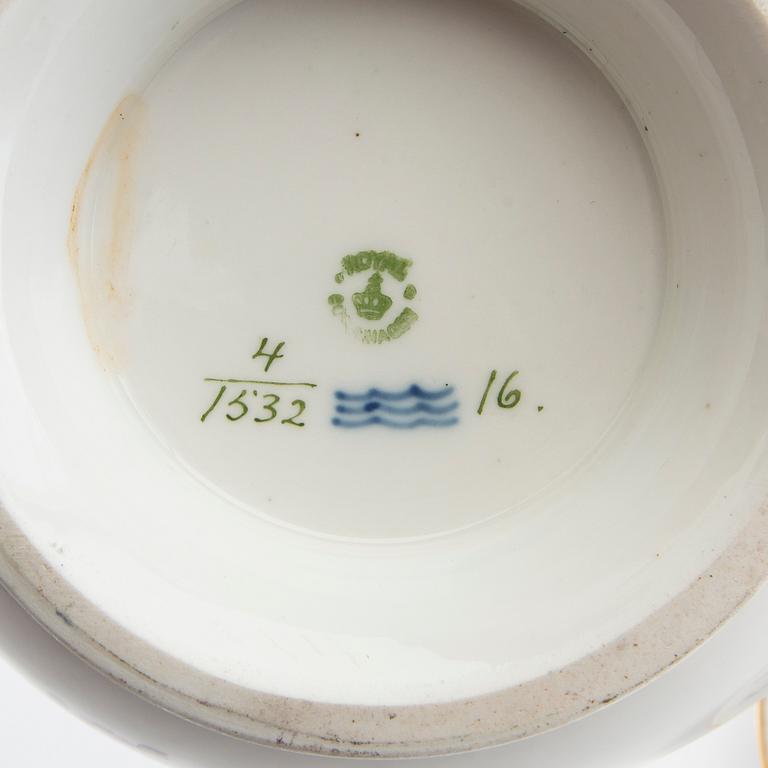 Service "Saxisk Blomst" 12 pcs Royal Copenhagen Denmark porcelain mid-20th century.