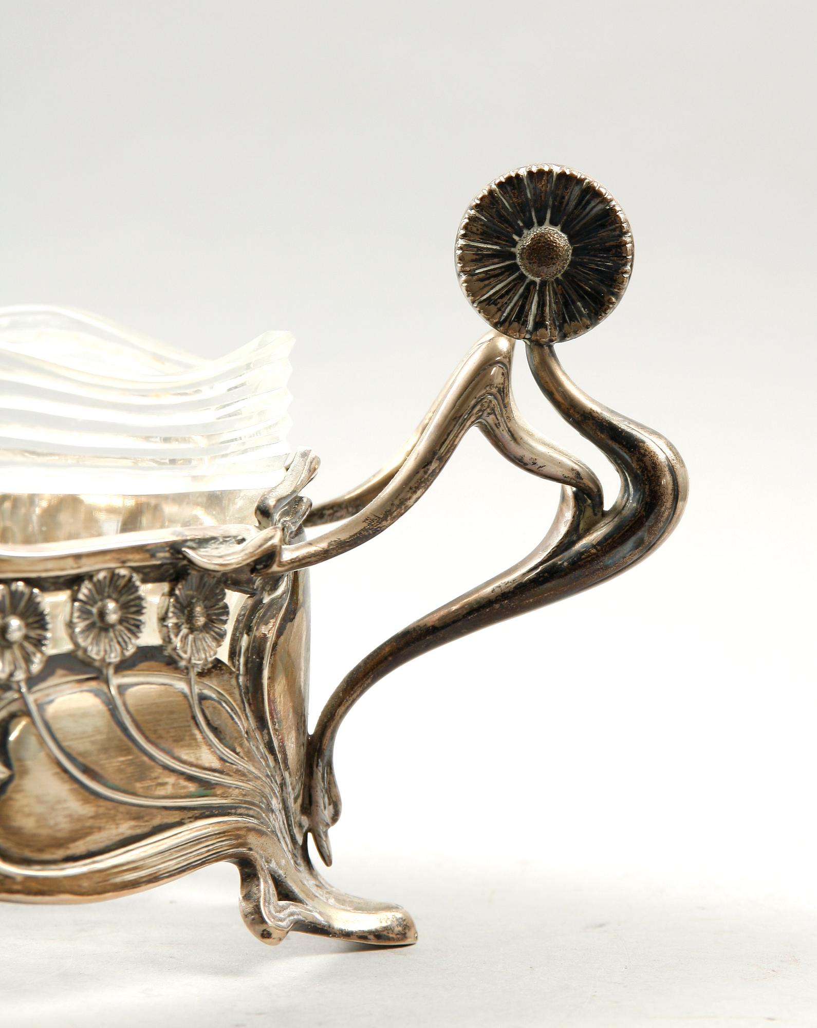 JARDINIERE, silver och glas, C G Hallberg, Stockholm, jugendstil. 1900-tal.
