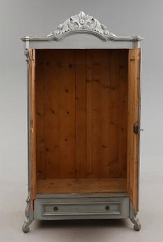 KLÄDSKÅP, 1800-talets andra hälft.