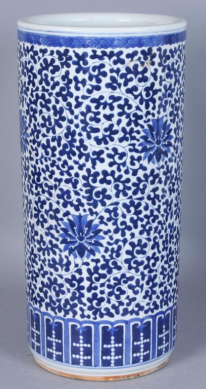 PARAPLYSTÄLL, porslin, Kina, 1800/1900-tal.