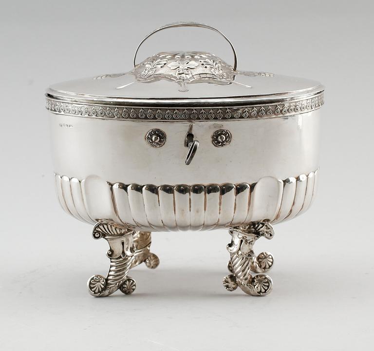 SOCKERSKRIN, silver, Gustaf Fredrik Richter, Stockholm 1831. Vikt ca 537 g.