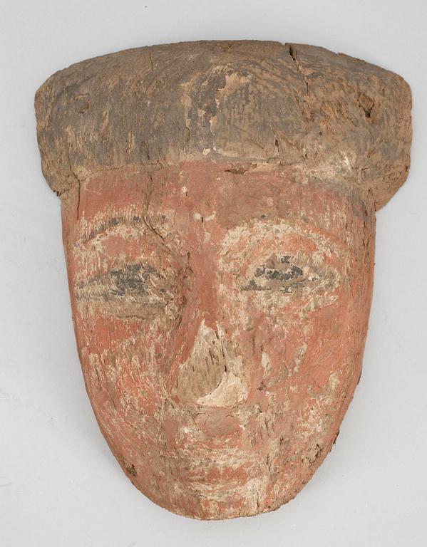 MASK, skuret trä, Egypten, sannolikt sentid 664-331 f Kr.