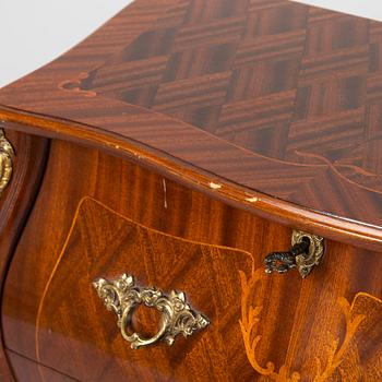 A late 20th century drawer.
