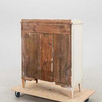 A painted Swedish cabinet early 1800s.